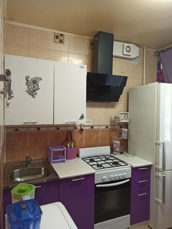 Продаётся  светлая и уютная однокомнатная квартира просто вьезжай и живи без вложений, г. - Новотроицк