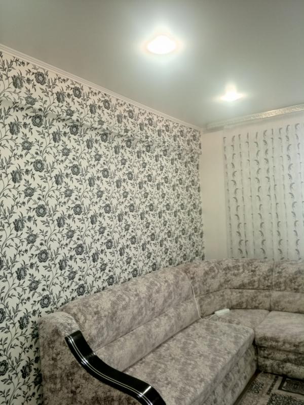 Продаётся двухкомнатная кв в городе Новотроицк 47,1кв. - Новотроицк