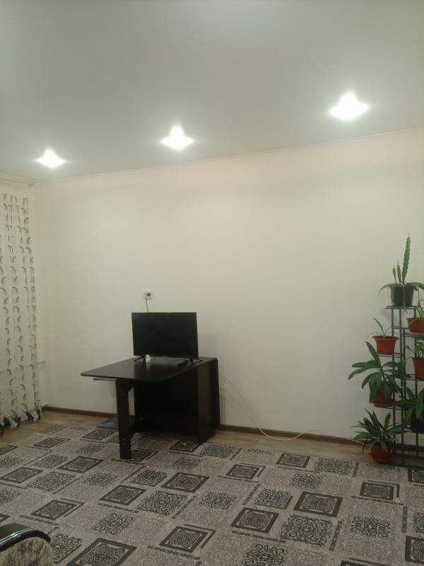 Продаётся двухкомнатная кв в городе Новотроицк 47,1кв. - Новотроицк