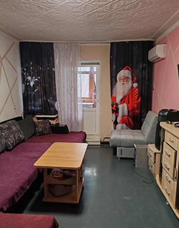 Продается теплая 2-х квартира 
Большие раздельные комнаты ширина 3,5. - Новотроицк