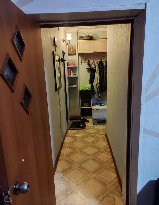 Продается теплая 2-х квартира 
Большие раздельные комнаты ширина 3,5. - Новотроицк