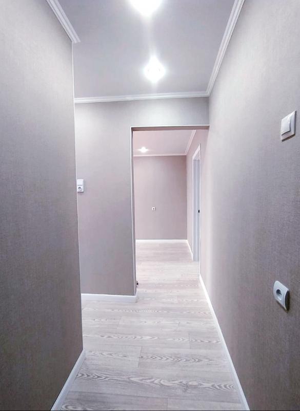 ВНИМАНИЕ, ПРОДАЁТСЯ 2-Х КОМНАТНАЯ КВАРТИРА, СО СВЕЖИМ, КАЧЕСТВЕННЫМ РЕМОНТОМ! - Новотроицк