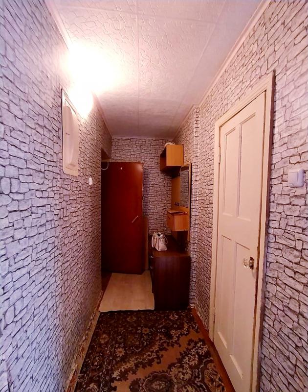 ПРОДАЁТСЯ 1 - КОМНАТНАЯ КВАРТИРА, НА 3 ЭТАЖЕ 5-ТИ ЭТАЖНОГО КИРПИЧНОГО ДОМА. - Новотроицк