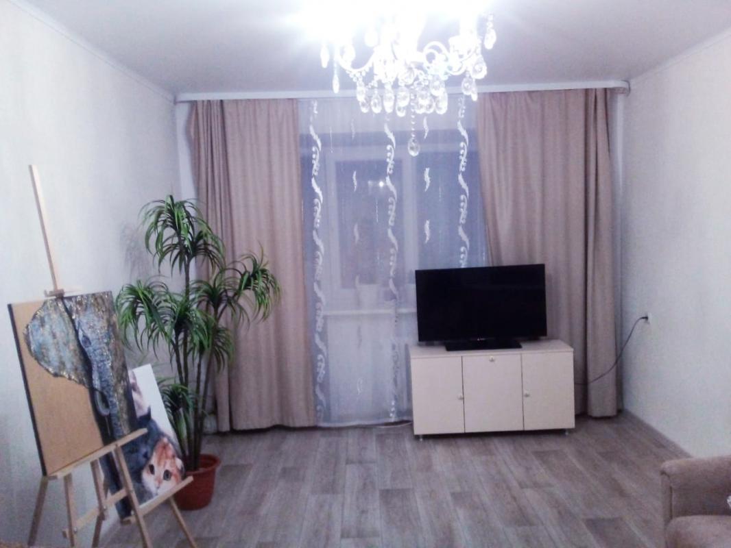 Продается ШИКАРНАЯ  2х-КОМНАТНАЯ КВАРТИРА в самом центре города на ост. - Новотроицк