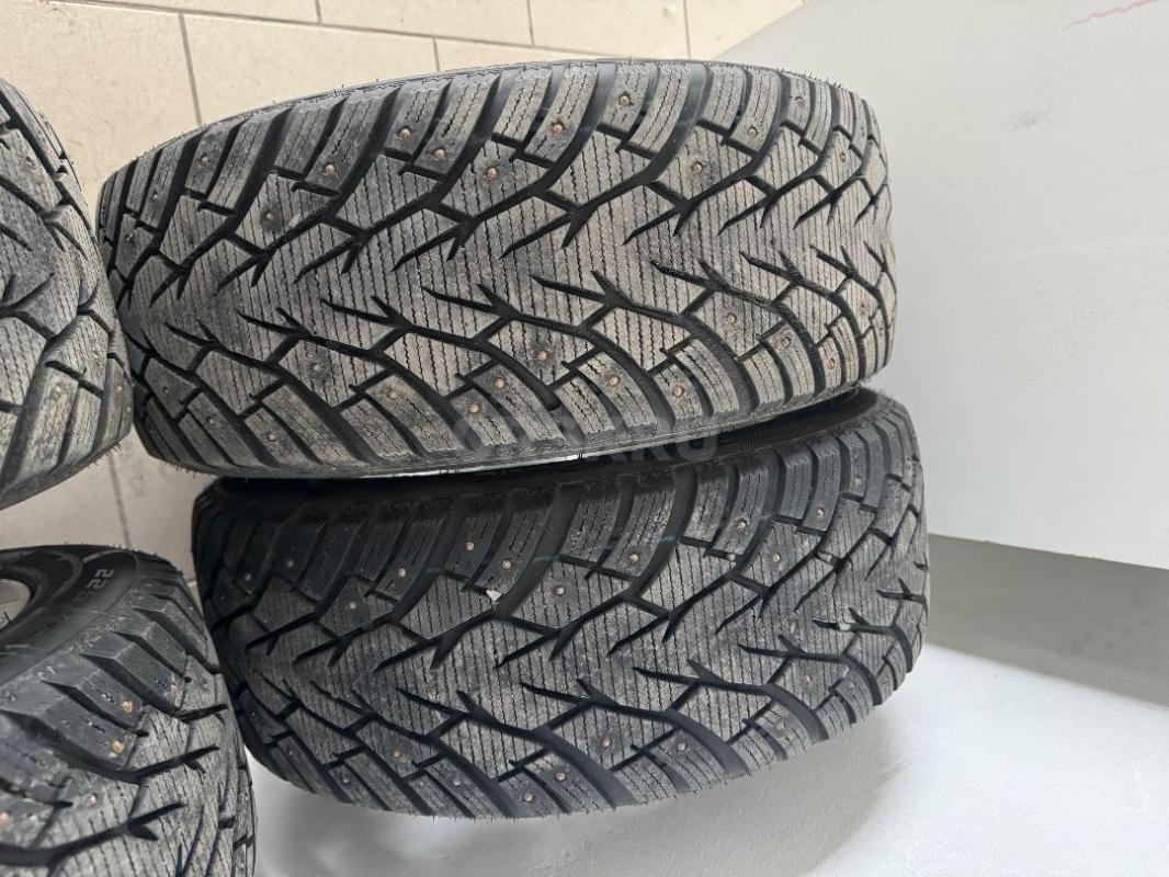Зимняя резина r17 225/50  с оригинальными дисками. - Орск
