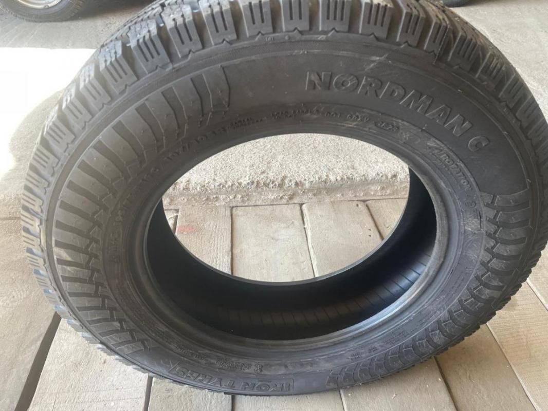 продам комплектом новую зимнюю шипованную резину NORDMAN С 195/75 R16 C, в количестве 6 штук, по цен - Орск