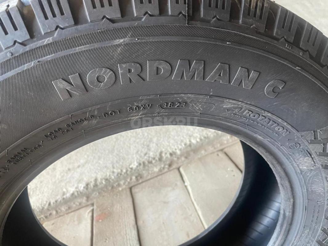 продам комплектом новую зимнюю шипованную резину NORDMAN С 195/75 R16 C, в количестве 6 штук, по цен - Орск