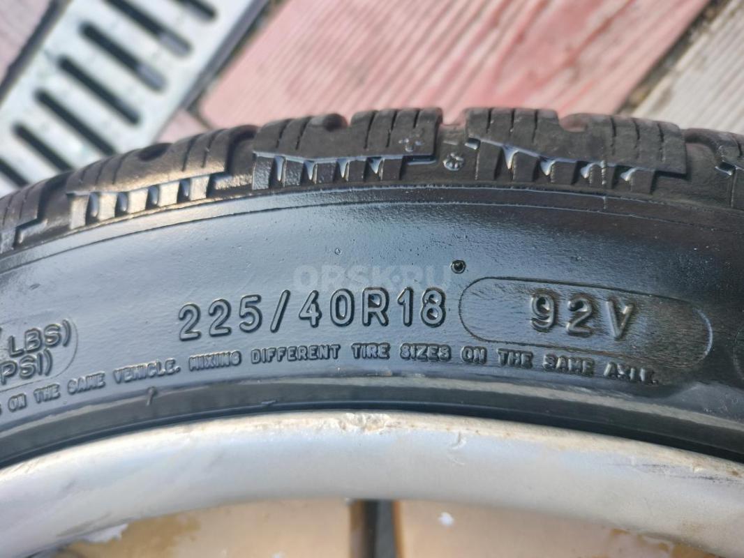 Продам комплект резины с дисками. - Орск