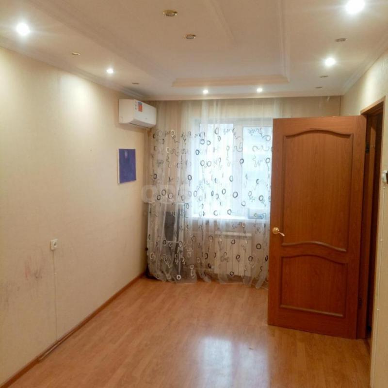 Сдам двухкомнатную квартиру на втором этаже только семейным, остановка Станиславского частично мебли - Орск