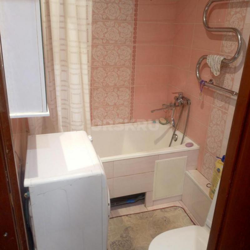 Сдам двухкомнатную квартиру на втором этаже только семейным, остановка Станиславского частично мебли - Орск