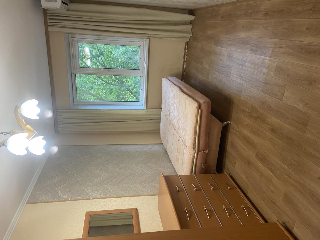 Сдается в аренду на длительный срок двухкомнатная квартира "трамвайчик". - Новотроицк