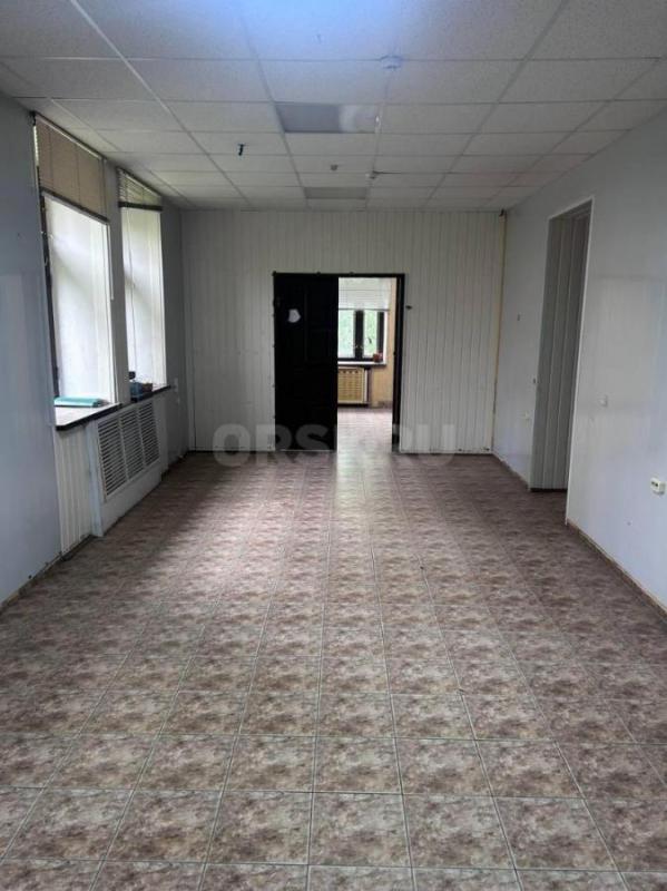 Продаётся нежилое помещение, для любого вида деятельности, отдельный вход,  охранно-пожарное сигнали - Новотроицк