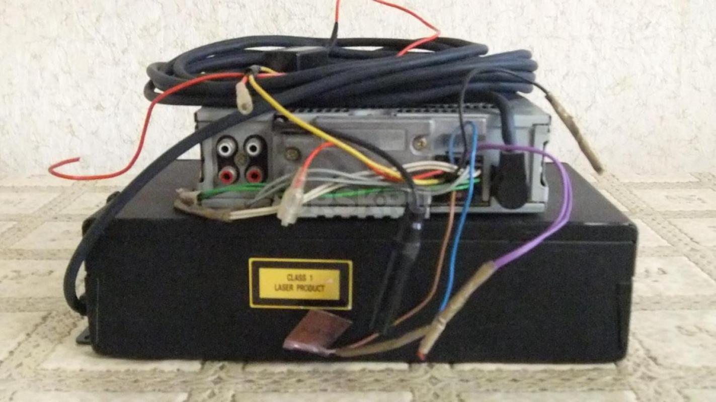 Автомагнитола и CD чейнджер. - Орск