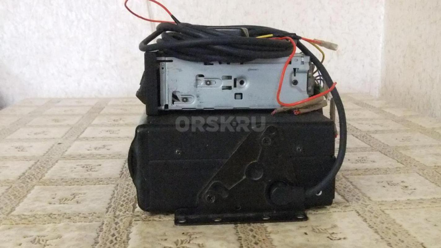 Автомагнитола и CD чейнджер. - Орск