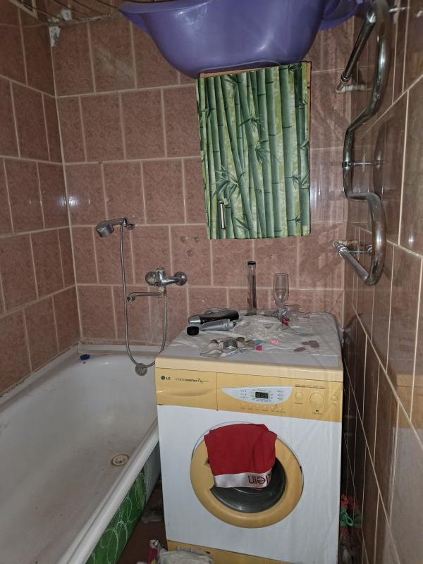 Продается 2-комнатная в простом состоянии. - Новотроицк