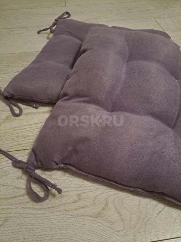 Продам подушки на стулья в отличном состоянии(новые практически),размером 40х40 см. - Орск