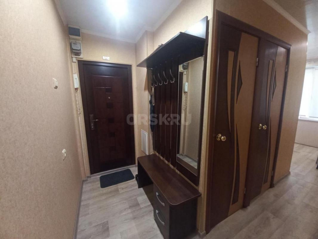 В продаже 2х комнатная квартира на 1этаже 5 этажного панельного дома, по адресу: ул. - Орск