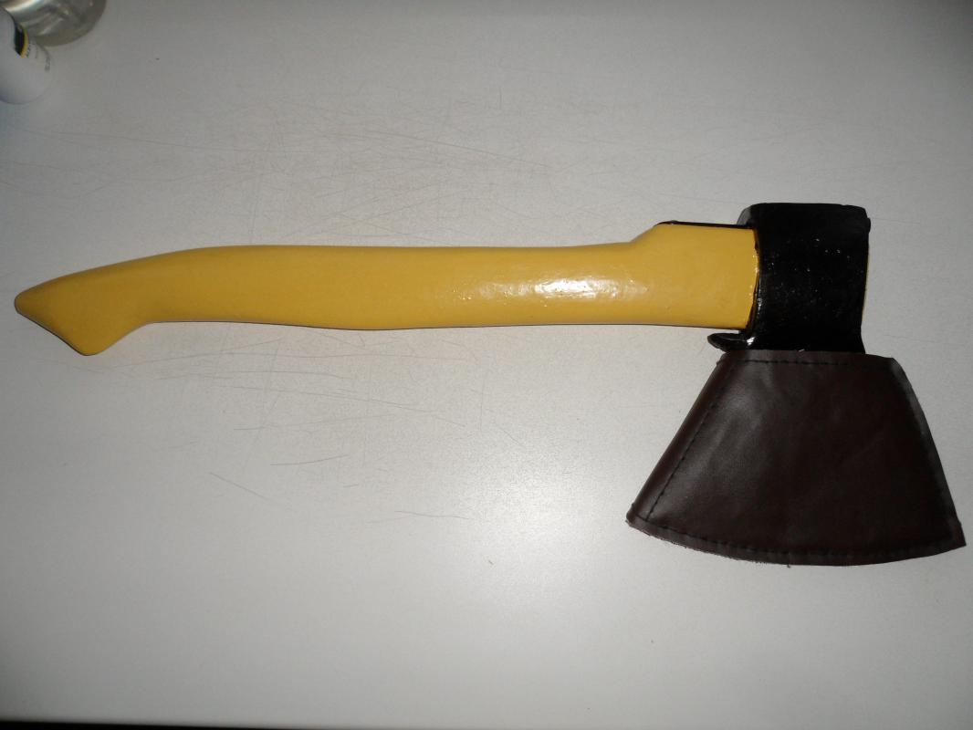 Топор из СССР с кобурой для безопасной транспортировки. - Новотроицк