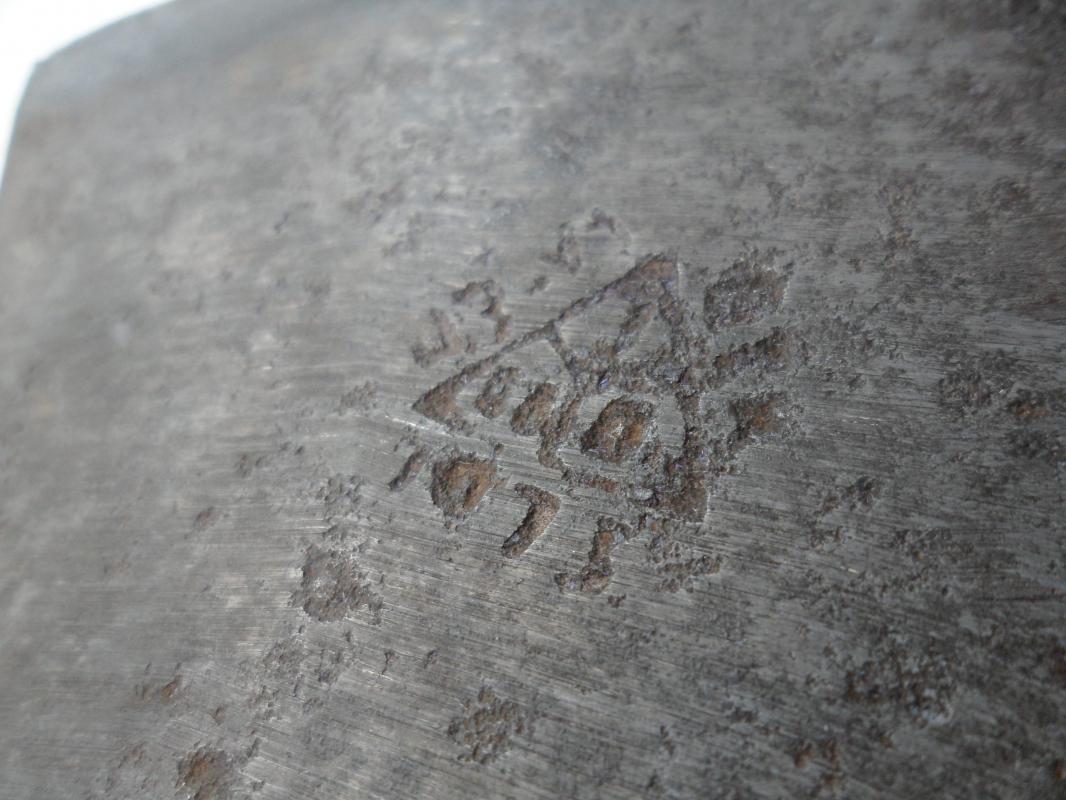 Топор из СССР с кобурой для безопасной транспортировки. - Новотроицк