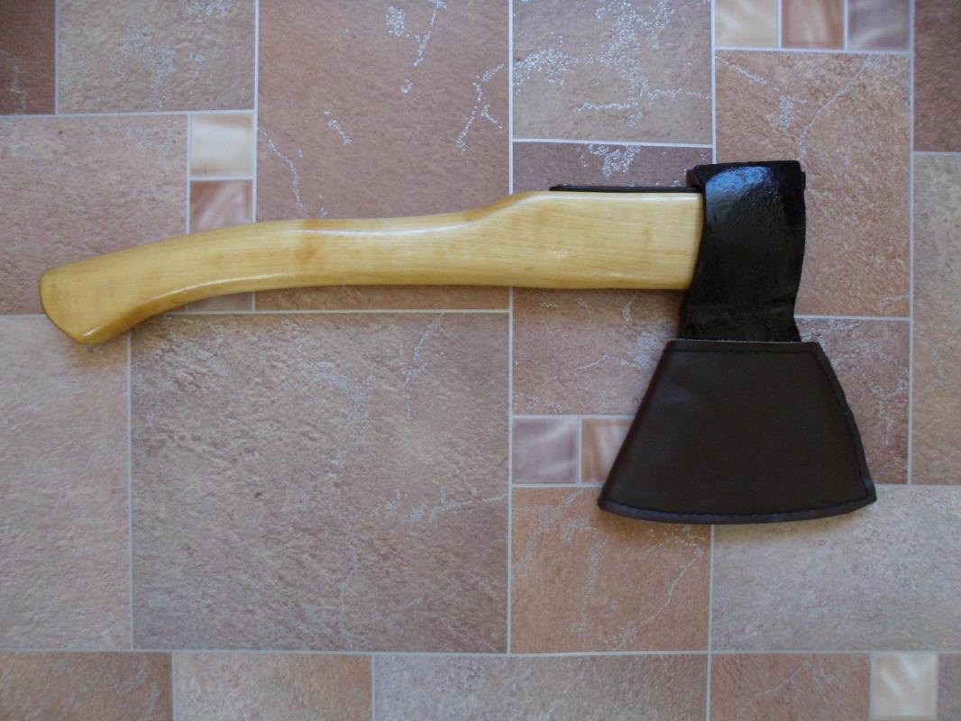 Топор из СССР с кобурой для безопасной транспортировки. - Новотроицк