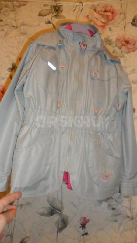 Продам теплое осеннее пальто на девочку, рост 128-134 см, состояние нового, рукава подворачиваются. - Орск