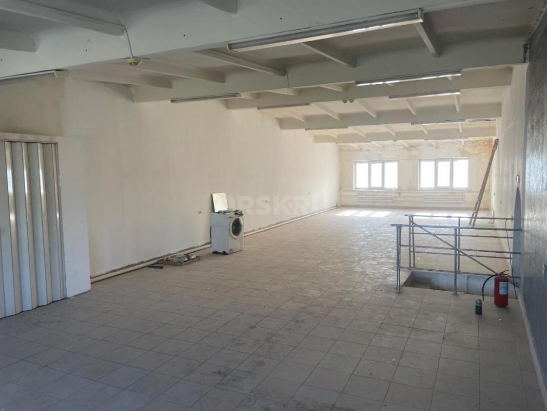 Предлагаю Вам рассмотреть под аренду
2-х этажное нежилое помещение общей площадью 617 кв. - Новотроицк