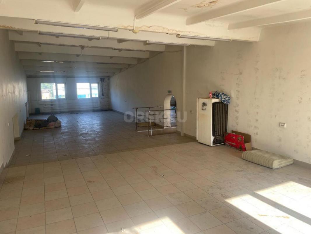 Предлагаю Вам рассмотреть под аренду
2-х этажное нежилое помещение общей площадью 617 кв. - Новотроицк