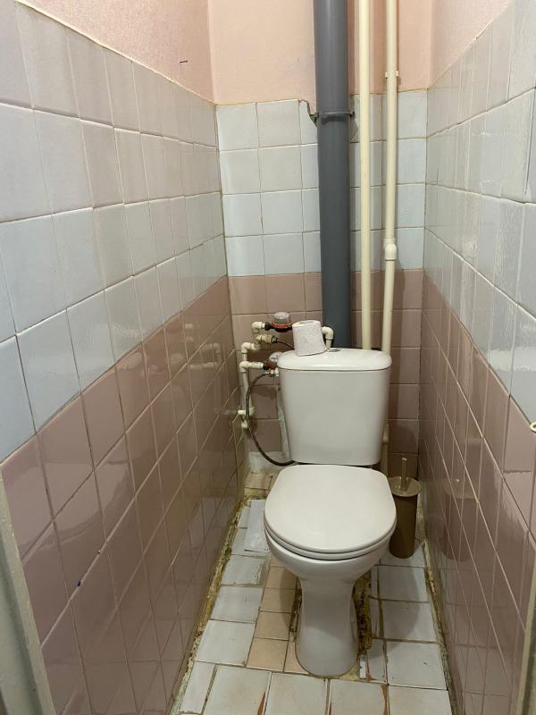 Продаётся двухкомнатная квартира на третьем этаже в хорошем районе все рядом школа и детский сад все - Не указан