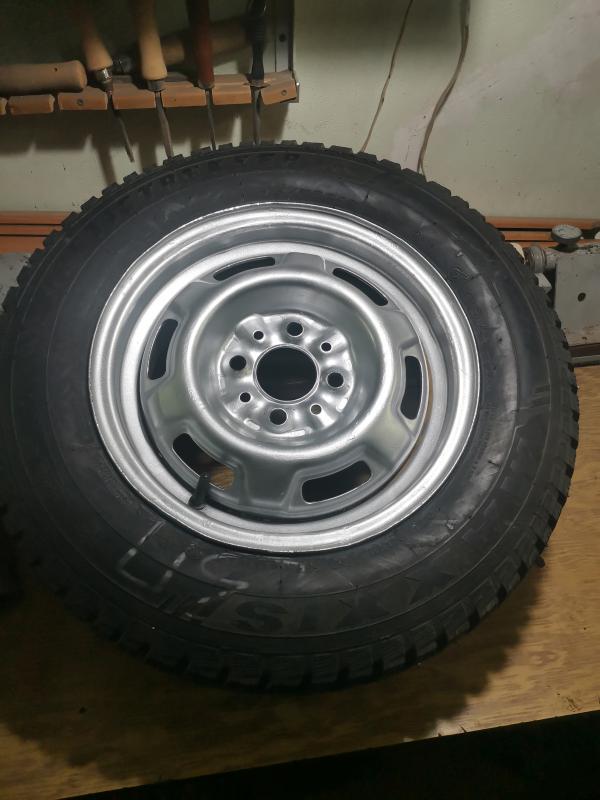 Шипованная резина  на дисках MAXXlS 175/70R/13 диск5*13 Н2 комплект - Орск