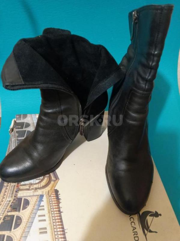 Продам(см.фото)  зимние сапоги 37 размера  из натуральной черной кожи и натурального меха  в хорошем - Орск