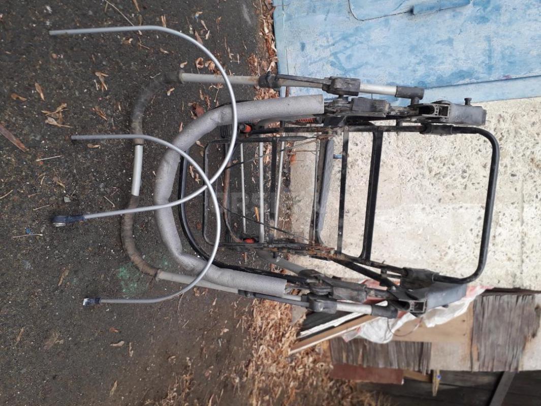 Коляска трансформер с недочётами: нет одного колеса, целостность камер не проверялось, погнут элемен - Орск