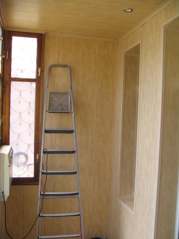 сдается  на длительный срок  трехкомнатная квартира  на втором этаже , трехэтажного  дома . - Новотроицк