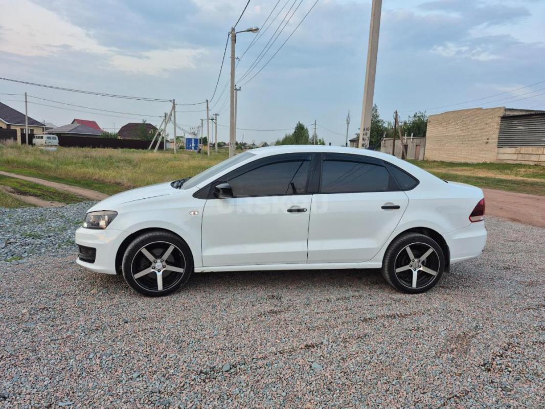 Продам отличный автомобиль на полном ходу,Вложений не требует,Резина зима лето 17r. - Новоорск