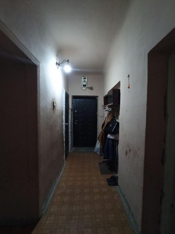 Продается 2-комнатная квартира по цене однокомнатной ,по адресу: г. - Новотроицк