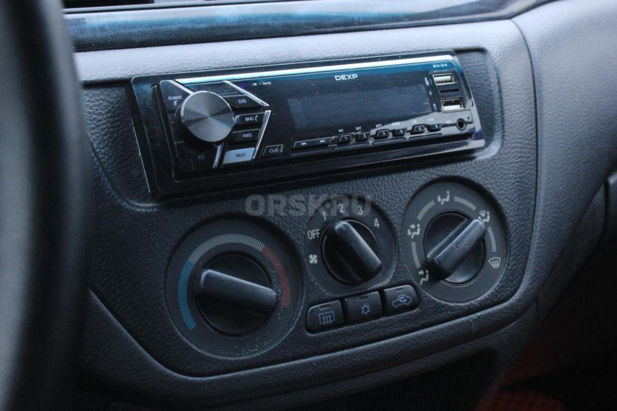 Mitsubishi Lancer &#039;2004 IX 
Седан, левый
АКПП, передний
Бензин, 1.6 л, 98 л.с.
180 116 - Орск