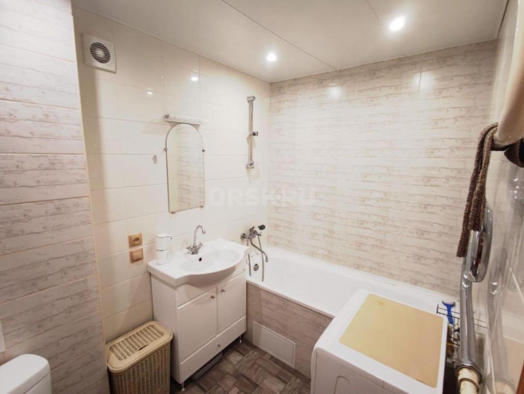 Продам просторную 3-х кoмнатную квартиру по адресу ул. - Орск