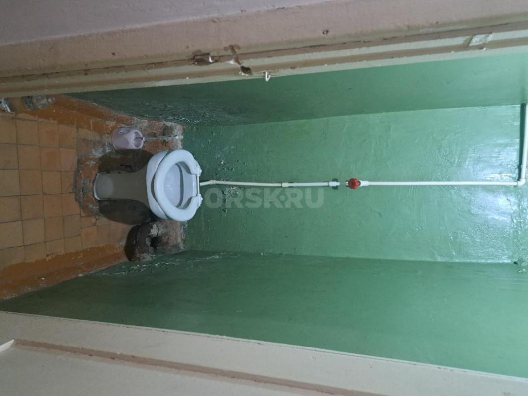 Продаются две светлых уютных комнаты в кирпичном доме на ул. - Орск