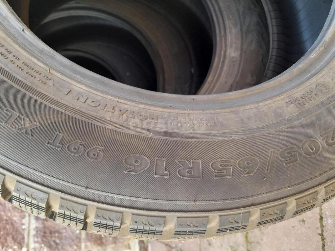 R16 205х65 nokian tyres  шипы. - Гай