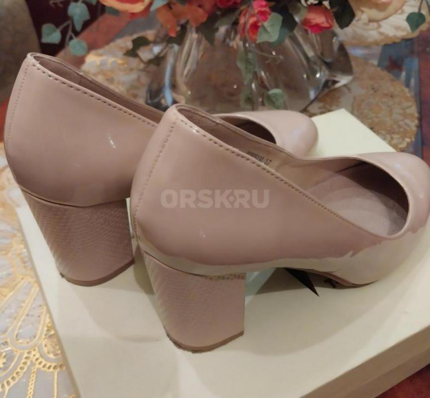 Сапоги осенние белые за 3500 руб.!!! - Орск