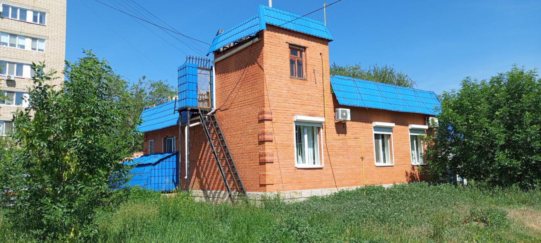 Продаётся доходное отдельно стоящее здание 240 м² с землёй в собственности в ЦЕНТРЕ города Ясный! - Ясный