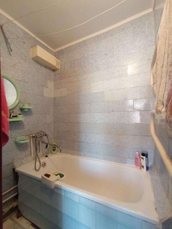 Продается 3-комнатная квартира  по адресу:  г. - Новотроицк