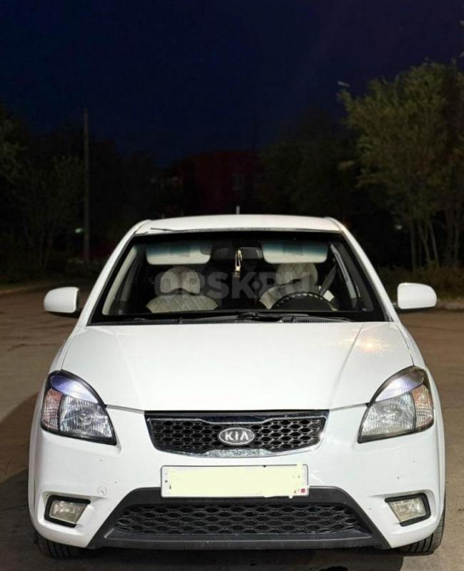 KIA RIO 2 RESTYLING
Продажа от собственника 
Чистый и ухоженный автомобиль 
Коробка механика как - Орск