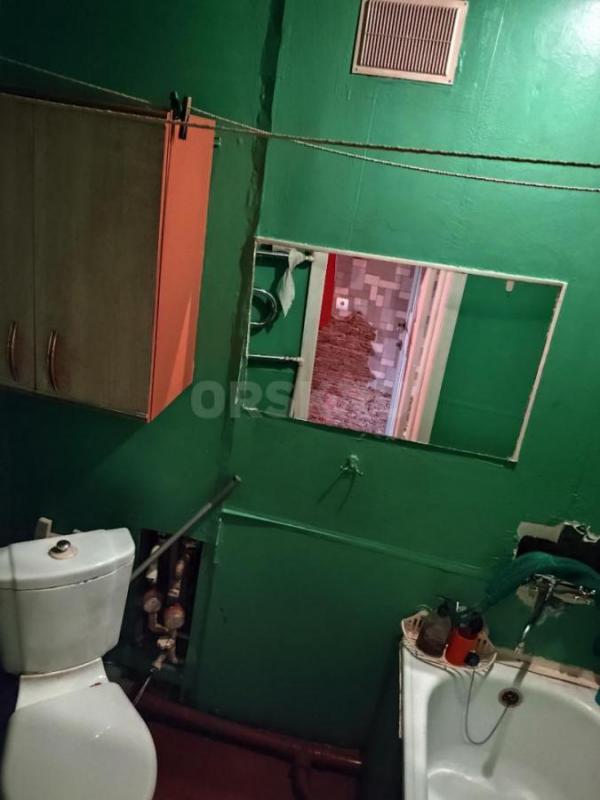 Продаётся уютная двухкомнатная квартира (распашонка), комнаты раздельные, общей площадью 48.2 квадра - Орск