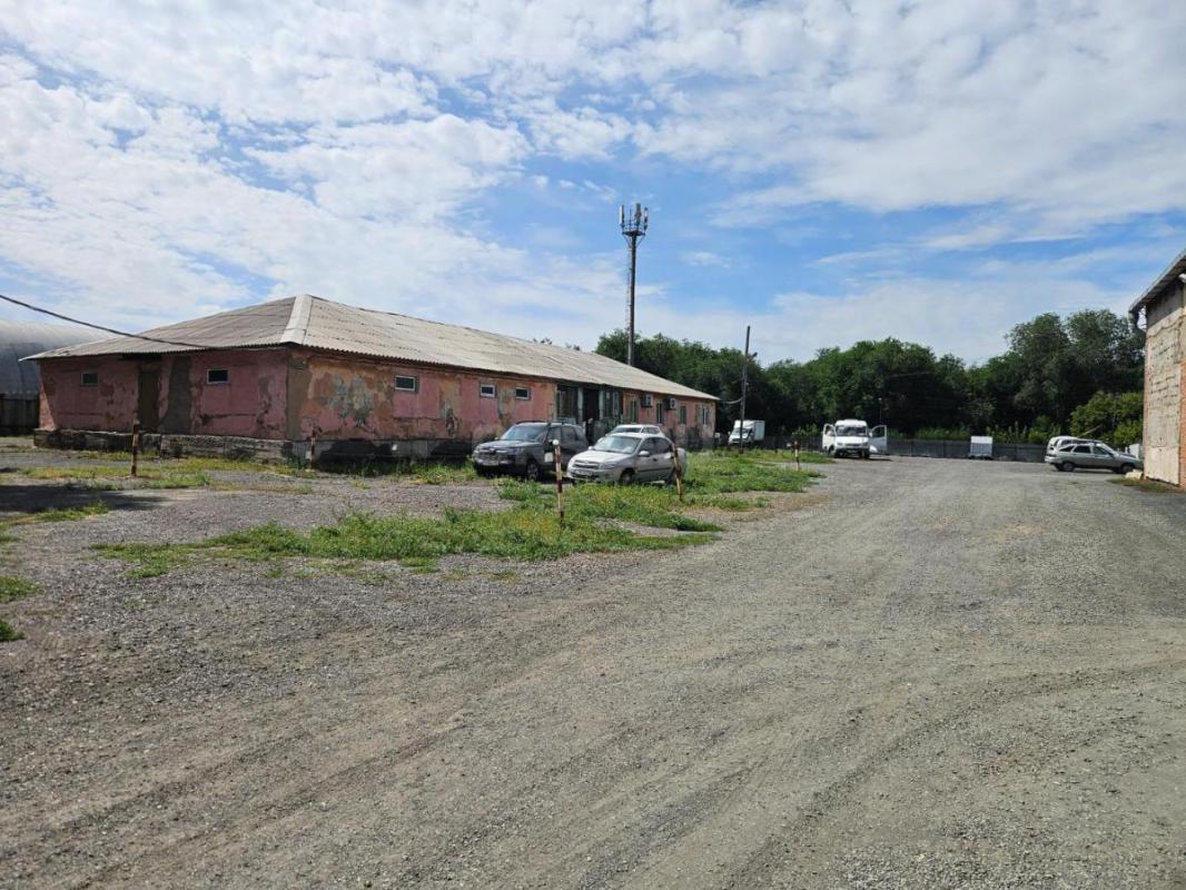 Продаю нежилые здания 1500м2и 450м2. - Орск