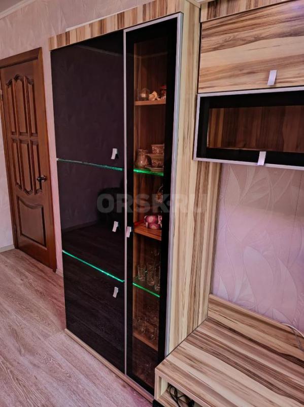 Стенка-горка в отличном состоянии, высота 190 см., длина 270 см., глубина 50 см. - Орск