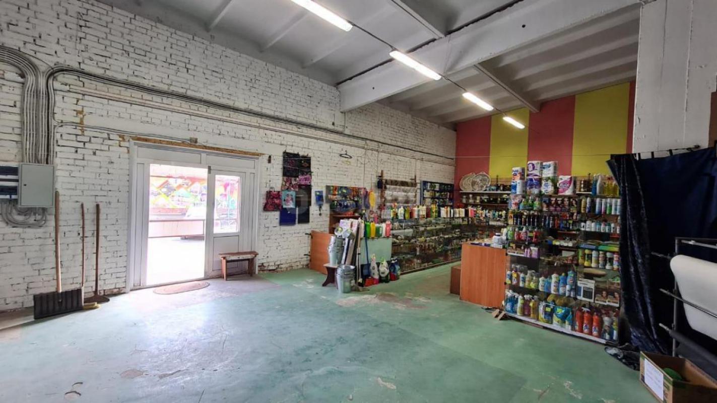 Продам просторное, нежилое 1-этажное помещение с подвалом на земельном участке по адресу: г. - Орск