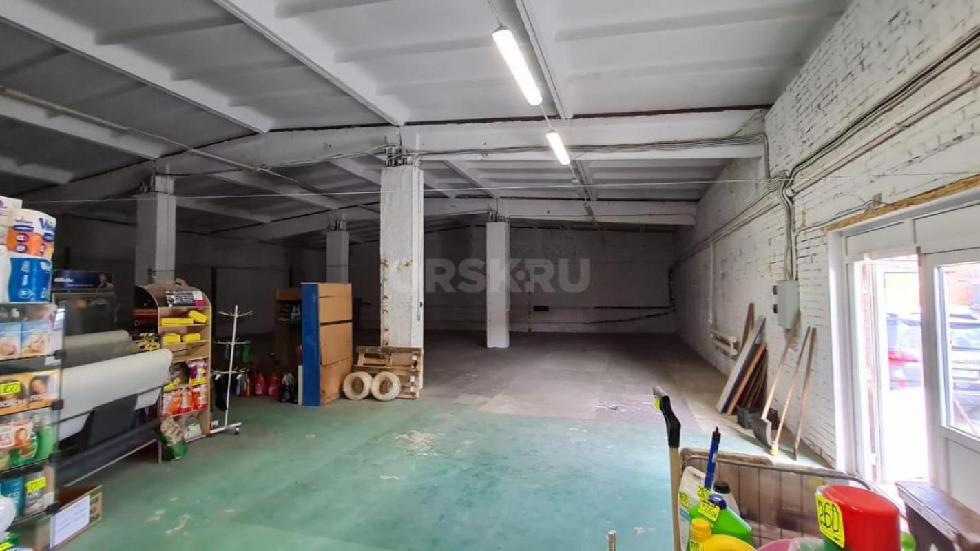 Продам просторное, нежилое 1-этажное помещение с подвалом на земельном участке по адресу: г. - Орск