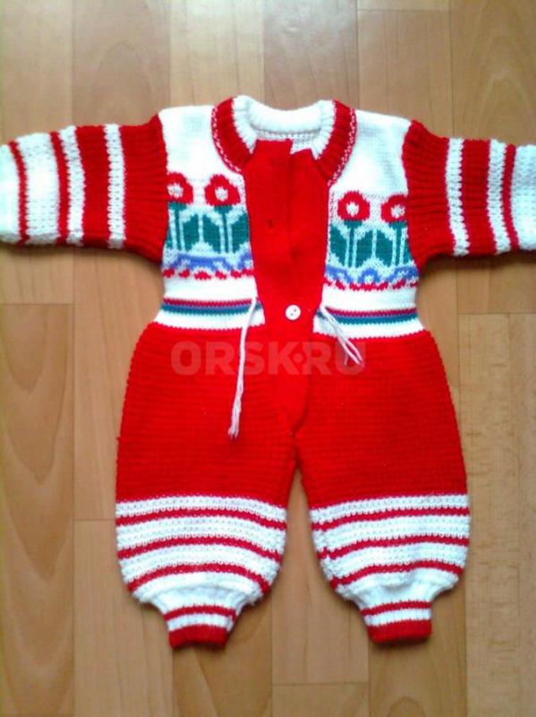 для девочки с рождения: 1-3)комбинезон 0-2г=600р; 2)зимний комбинезон (подклад не отстегивается)=450 - Орск