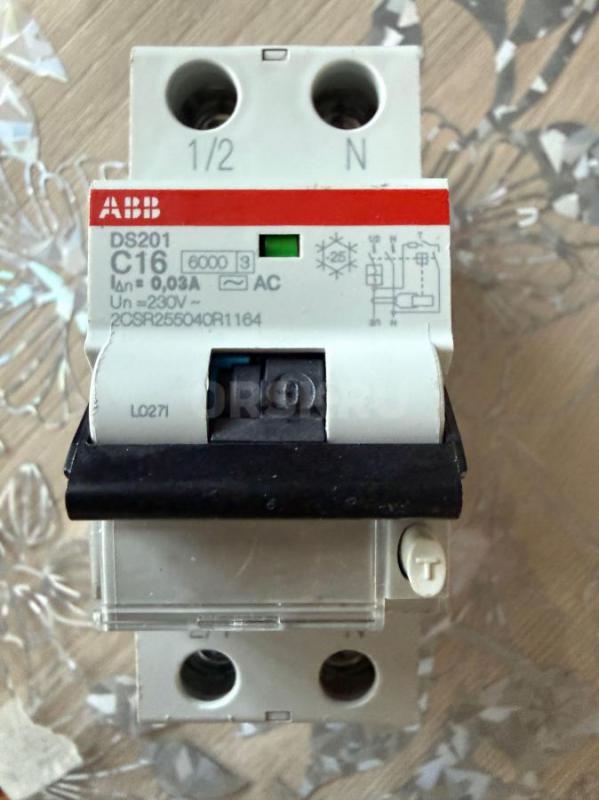 Продам коммутационные аппараты: автоматические выключатели (автоматы), устройства защитного отключен - Орск