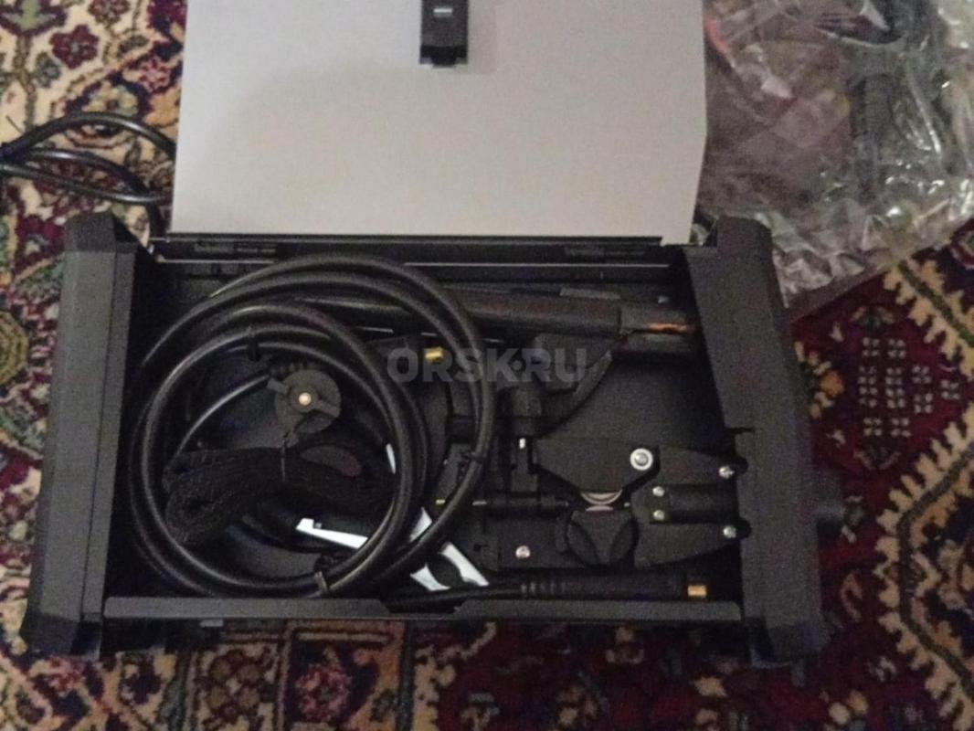 Продам новый сварочный аппарат Ресанта 3в1 САИПА-160 RS /полуавтомат без газа /проволокой Flux, ММА, - Орск